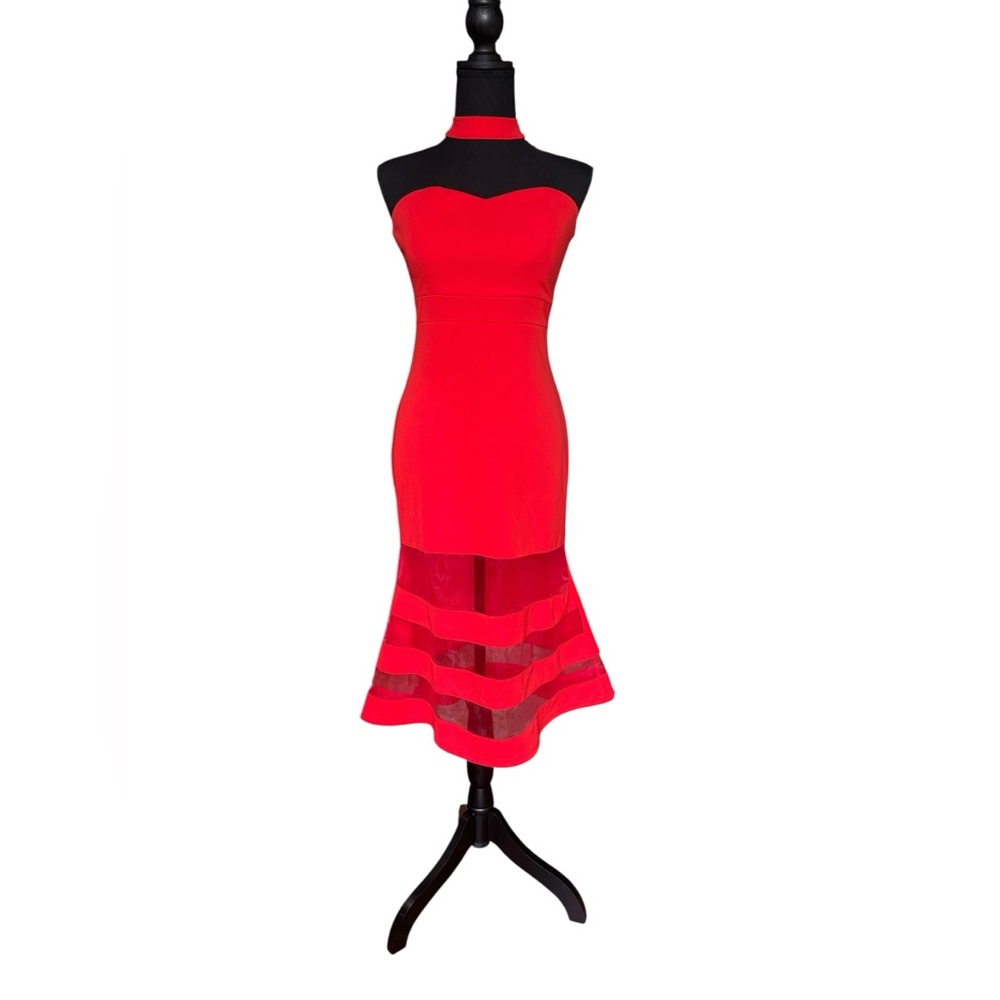 Privy Strapless Red with choker collar. Size medium 8 to 10.